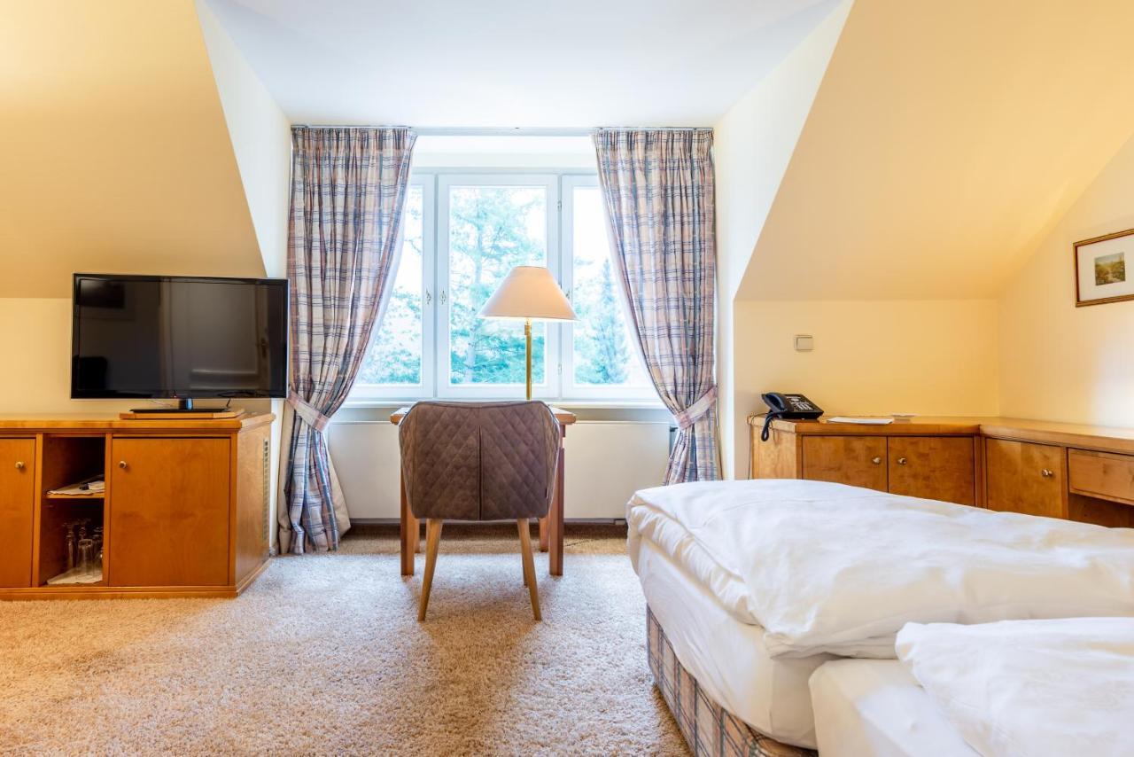 Double Room,1396129178:JPEG